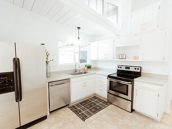 5th image of 747 E Solana Cir