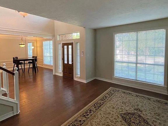 4th image of 600 Oak Hill Dr