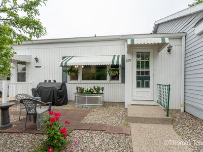 879 Village Ln, Jenison, MI, 49428