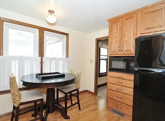 5th image of 2700 S 48th St