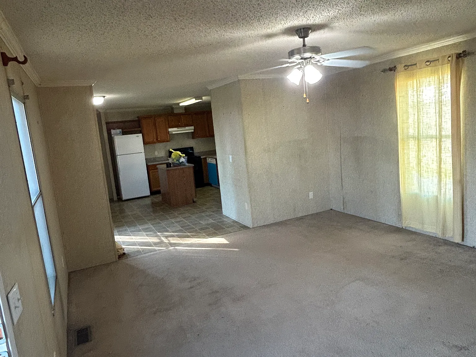 3 bed, 1216 sqft, $1,150 — Photo 2