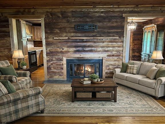 2nd image of 1416 Point Marion Rd