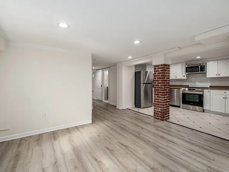 1707 Kilbourne Pl NW — Photo 5