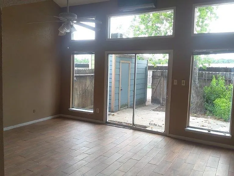 2429 Miramar Ct #2429 — Photo 5
