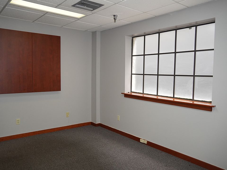1st image of 118 E Jefferson St Suite 207