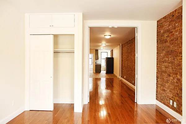 Rented by Oxford Property Group | media 49