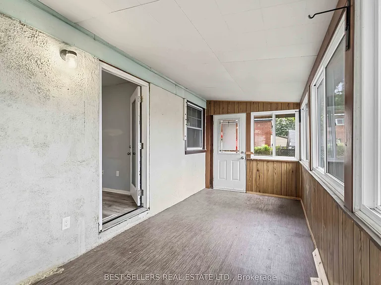 88 Rykert St — Photo 16