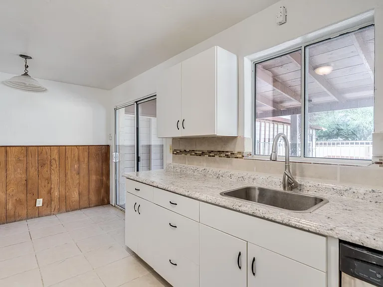 4009 N Tyndall Ave — Photo 8