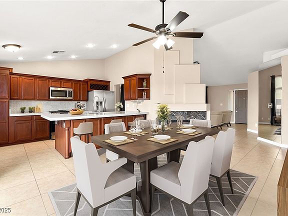 2nd image of 848 Coral Cottage Dr