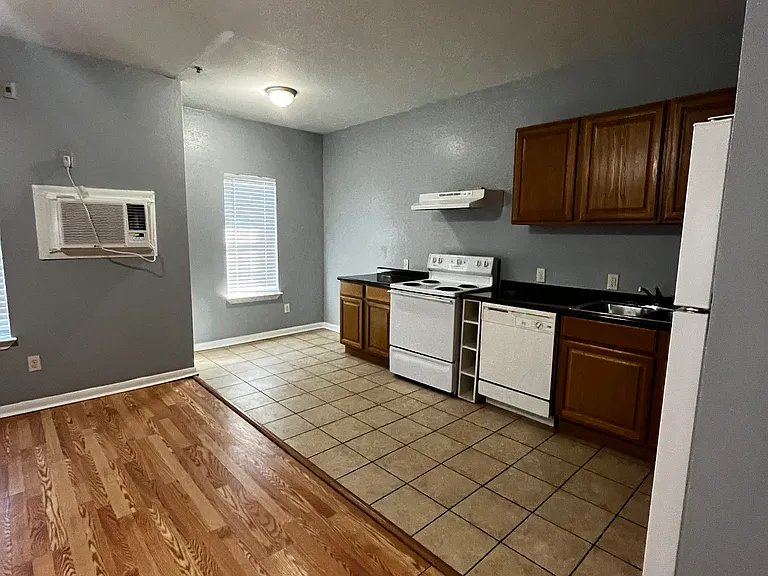 717 W Alabama St #6 — Photo 5