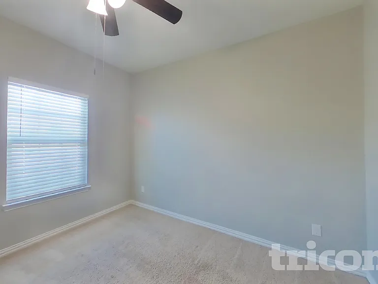 2401 Lalun Ln — Photo 9