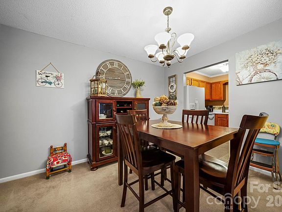 2nd image of 109 Carriage House Dr