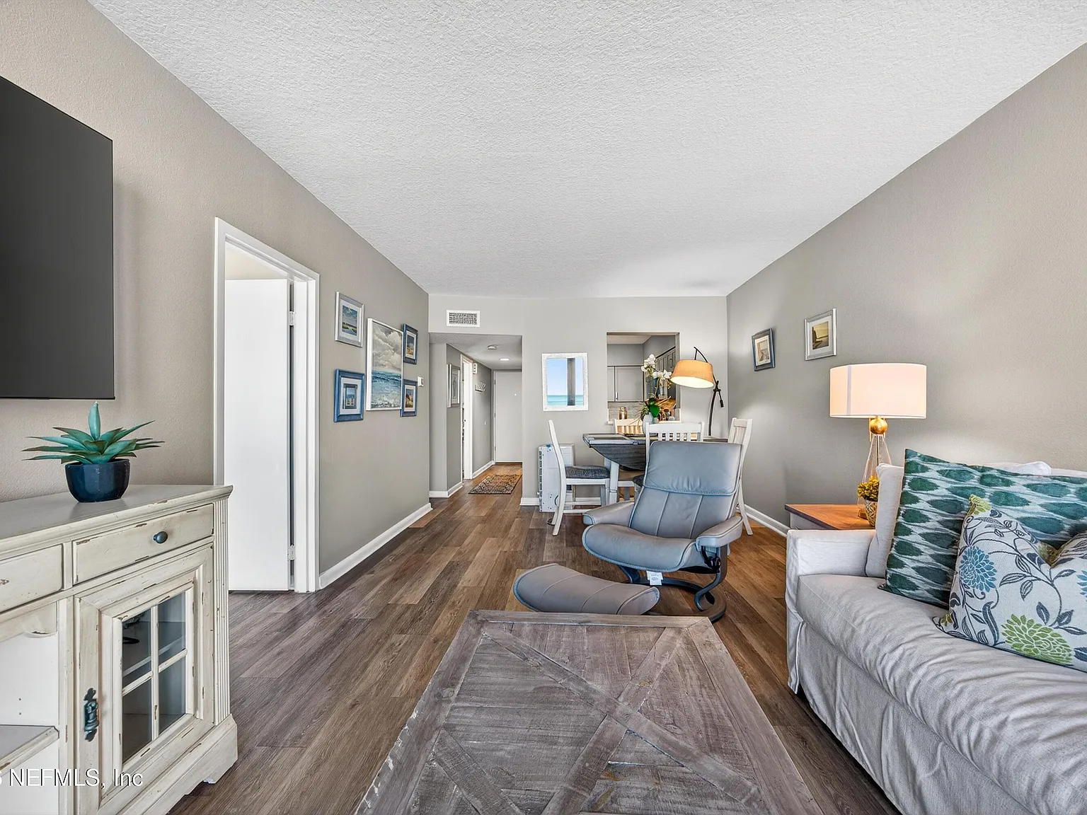 2 bed, 2.0 bath, 1080 sqft, $4,500 — Photo 4