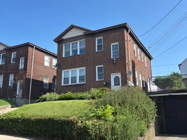 2709 Pyramid Ave — Photo 2