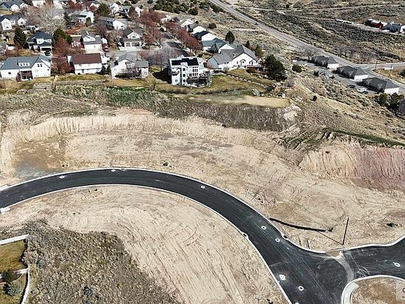 3rd image of 5 Falcon Ridge Dr