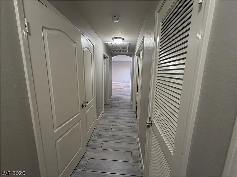 1900 N Torrey Pines Dr #105 — Photo 12
