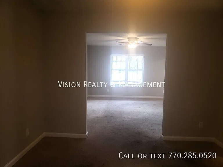 229 Bainbridge Cir — Photo 6