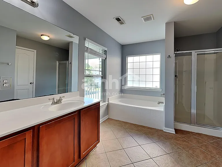 15 Haven Point — Photo 9