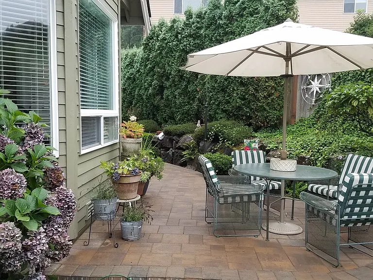 Private and peaceful backyard patio!