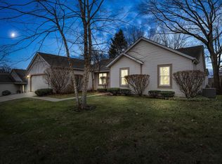 4318 Foxfire Dr, South Bend, IN 46628