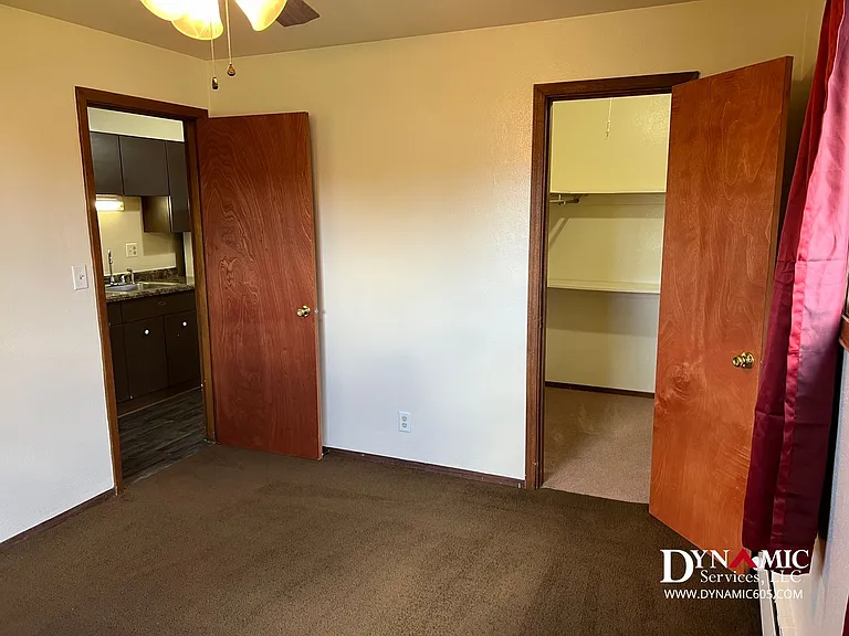 217 S Summit Ave — Photo 12