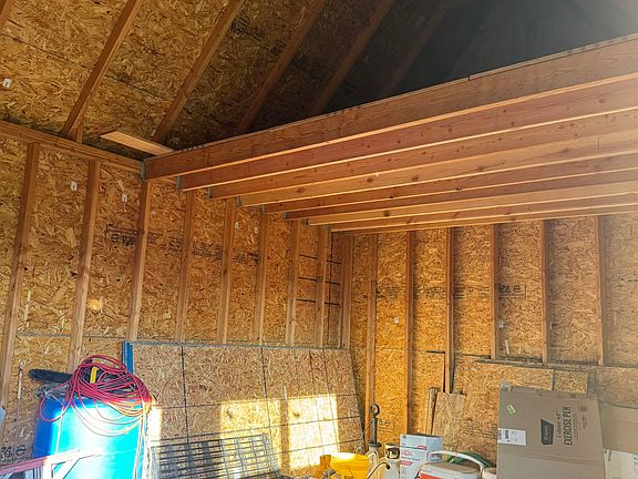 3rd image of Thunder Mountain Rd