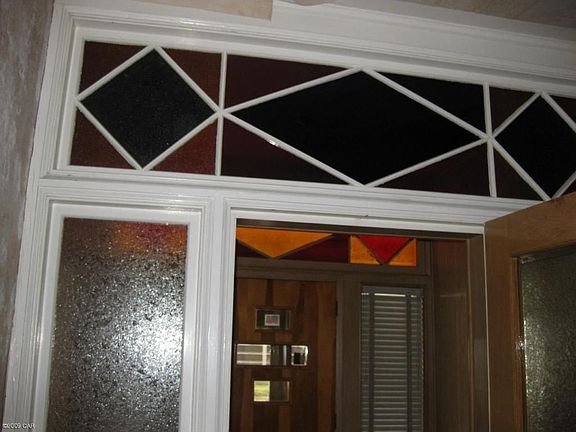 5th image of 217 E Abbott St
