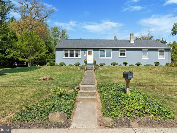 335 9th St, Sellersville, PA 18960