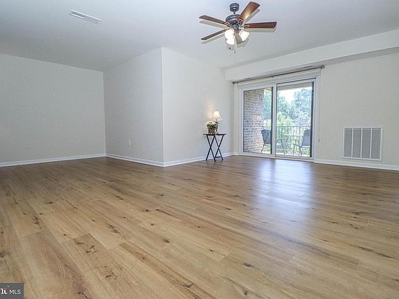 5th image of 140 Georgetown Rd APT 10