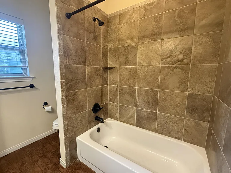 9804 Houston Dr — Photo 29