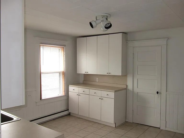 1/2 Hull Ave — Photo 15