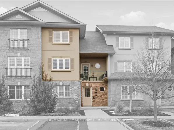 53 Ferndale Dr S #12, Barrie, ON L4N 5W9