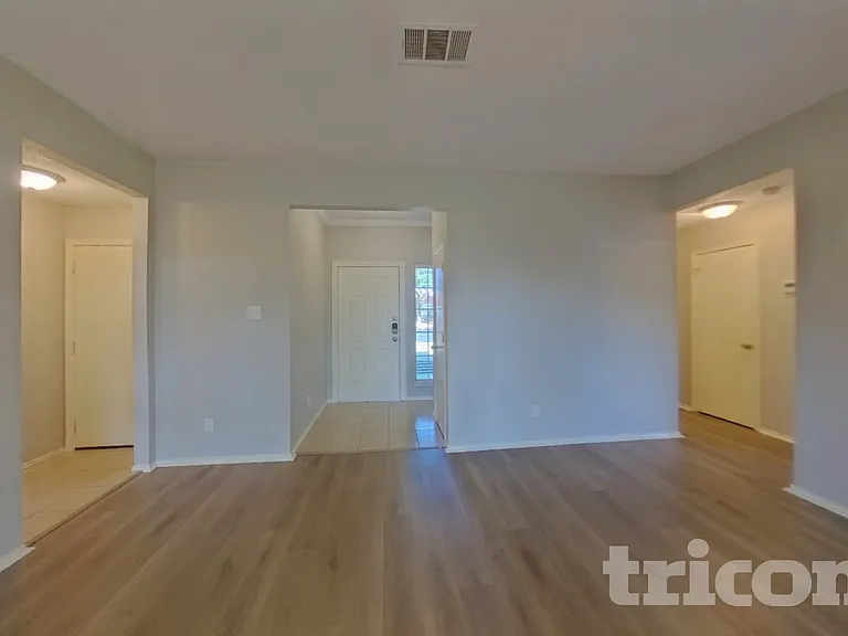 521 Olive St — Photo 4