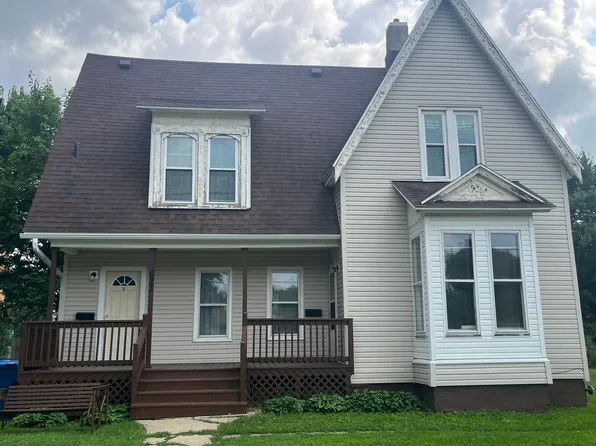 623 E 3rd St, Kewanee, IL 61443