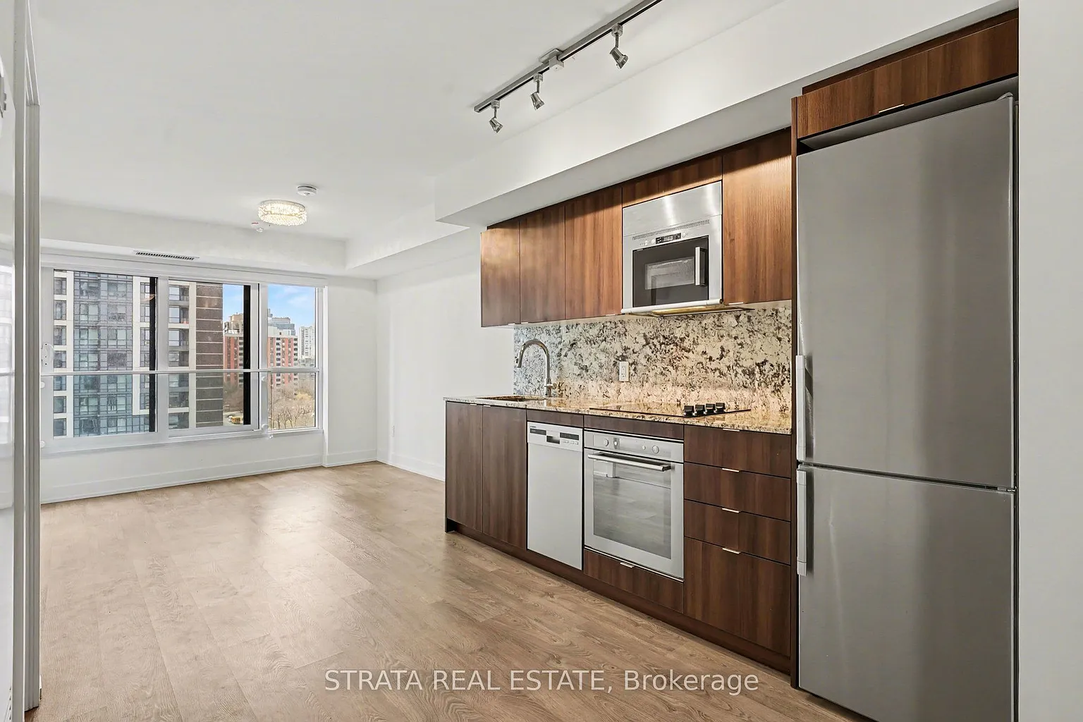 5 Mabelle Ave #732 photo 1