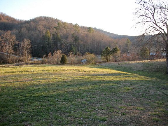 2nd image of 65 Buttercup Ln