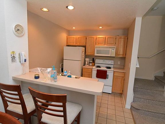 4th image of 4015 Venetian Bay Dr APT 106