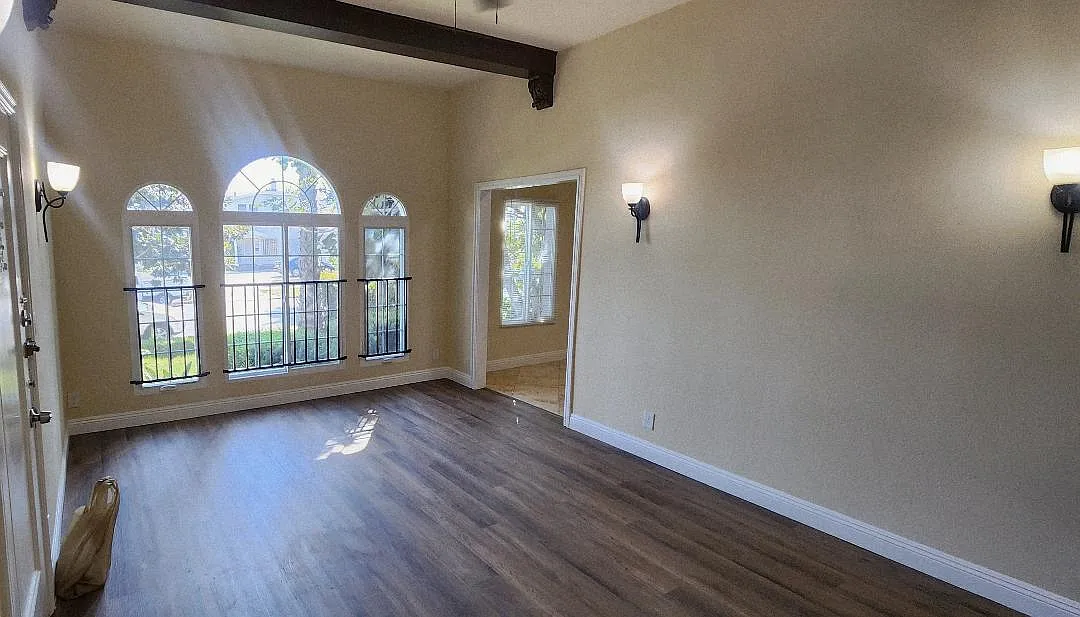 1 bed, 900 sqft, $1,950 — Photo 3