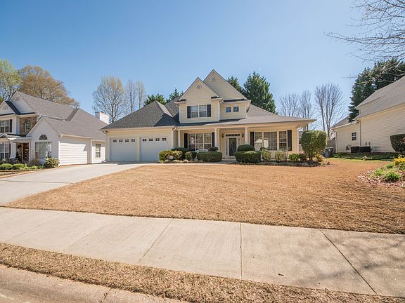 3rd image of 145 Heathdale Ct