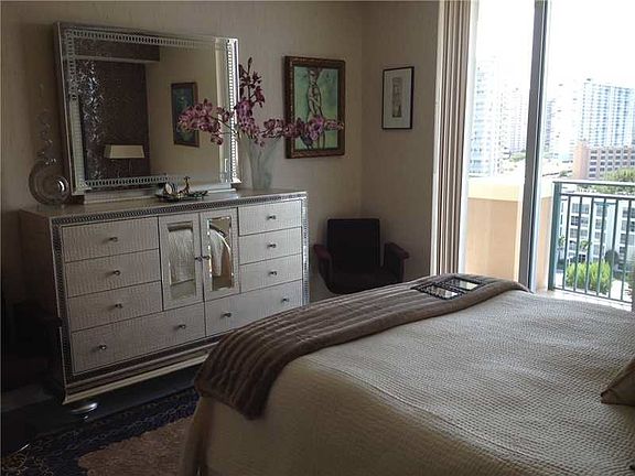 4th image of 17555 Atlantic Blvd APT 1106