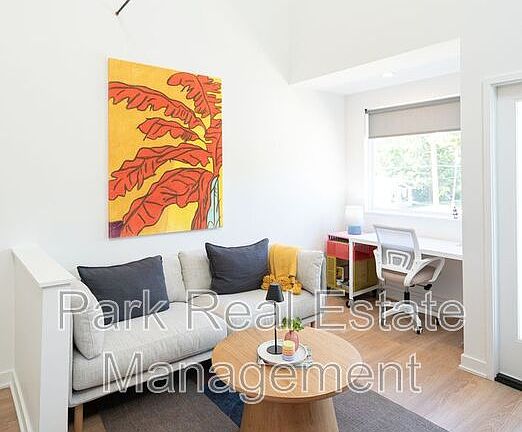 3rd image of 901 E Edenton St #8