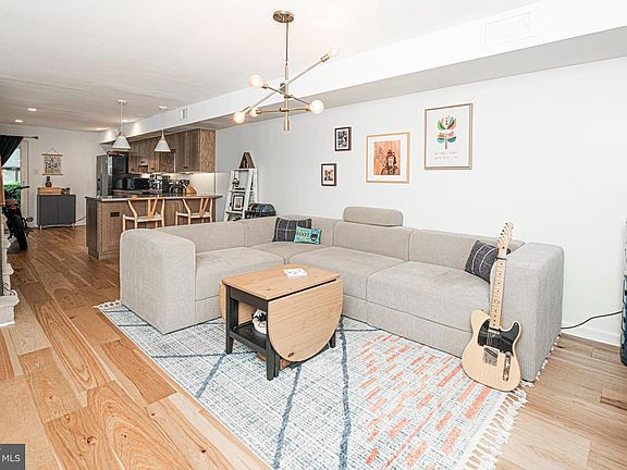 2nd image of 202 Valley Dr #202
