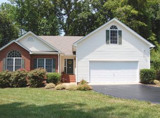 8712 Rockcrest Ct, North Chesterfield, VA 23235