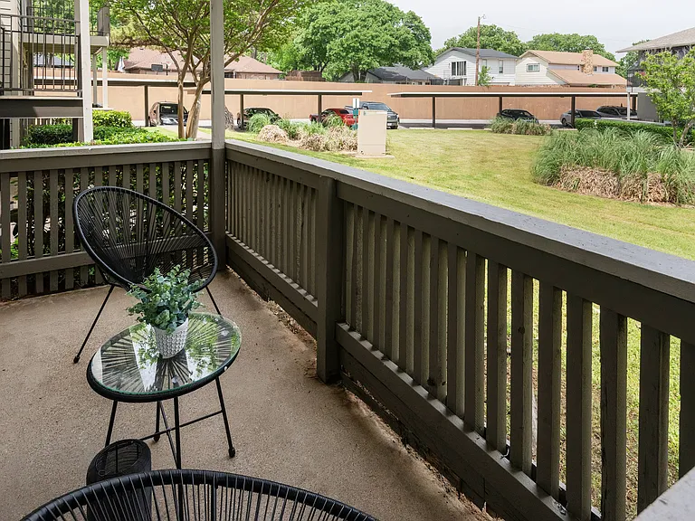 Tranquil Private Patio at Oak Park Apartments