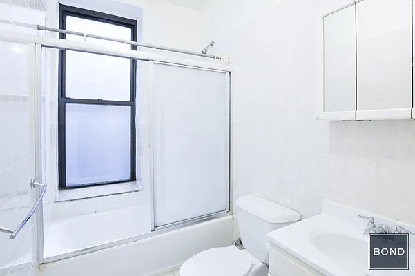 Rented by Bond New York | media 3