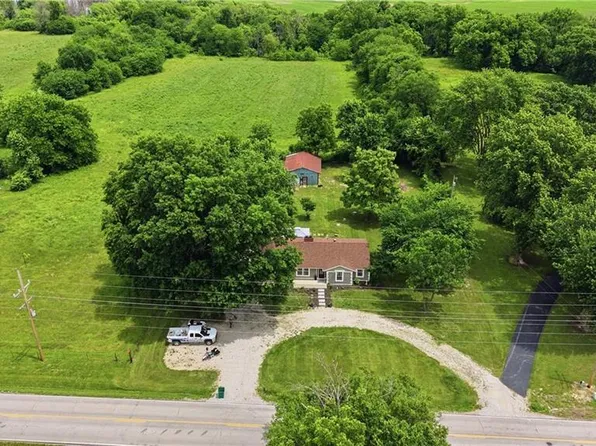 25425 S State Route K, Harrisonville, MO 64701
