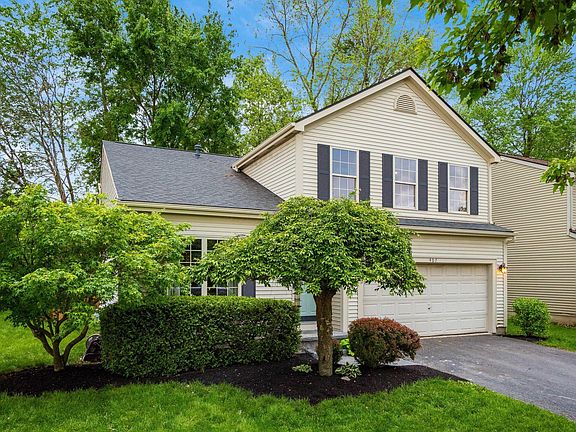 2nd image of 407 Maplegrove Dr
