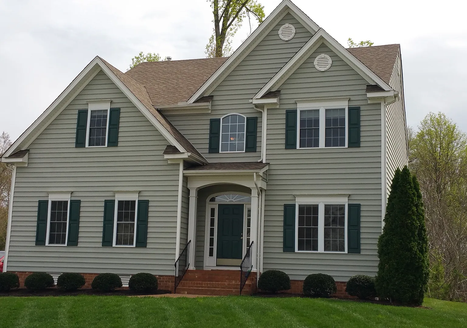 Stunning and Luxurious 4 Bedroom 2.5 Bath Home in the Crosspoint Subdivision — Photo 2