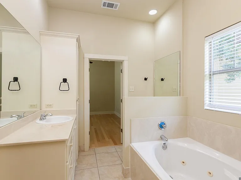 9319 Boone Dr — Photo 15