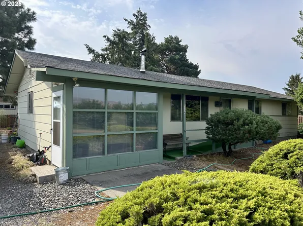 506 F St, Dallesport, WA 98617